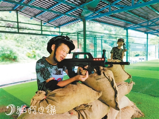 步槍精度射擊訓練。