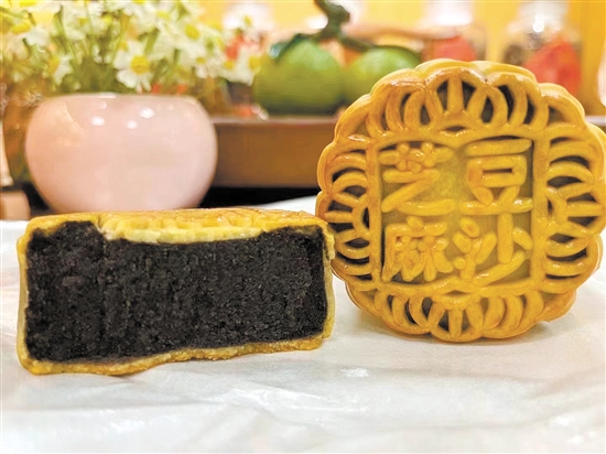 一個(gè)月餅的熱量相當(dāng)于兩碗米飯。