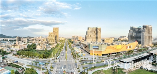 近年來，江海區(qū)發(fā)展日新月異，各類配套設施一應俱全，為市民工作生活提供了便利。邱昱