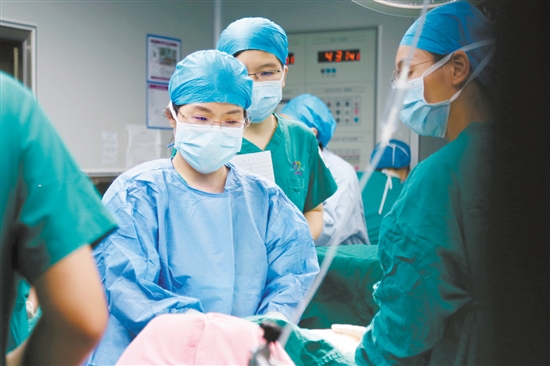 目前，江門市婦幼保健院能夠成熟開展多項(xiàng)四級高難度手術(shù)。