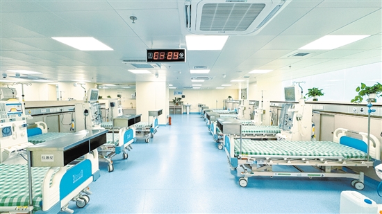 位于綜合樓一樓的全新血液凈化中心即將投入使用。