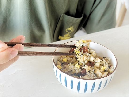 米飯煮熟后如果儲存不當(dāng)再拿來炒飯吃，或會導(dǎo)致“炒飯綜合征”。