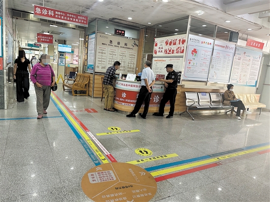 醫(yī)院內(nèi)有清晰的標(biāo)識指向卒中中心。