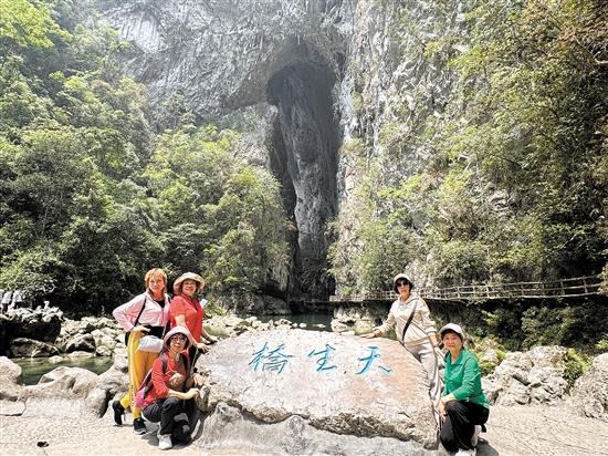 老年人旅游市場(chǎng)潛力巨大。