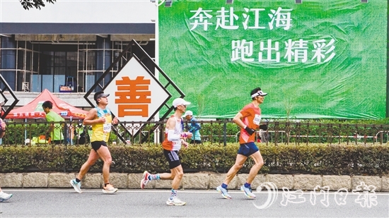 郭衛(wèi)強(qiáng)拿出帶兵打仗的作風(fēng)，確保每件事都有著落、有回音。