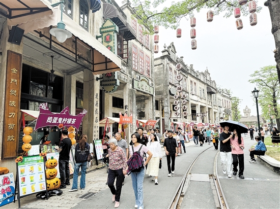 江門智慧旅游項(xiàng)目紛紛上線，助力游客更好地游玩。圖為開平赤坎華僑古鎮(zhèn)。