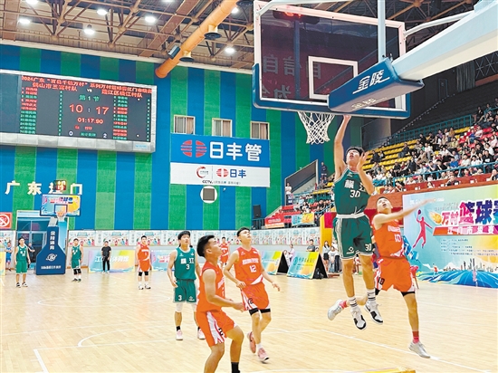 2024年廣東省“百縣千鎮(zhèn)萬村”系列賽萬村籃球賽決賽現(xiàn)場(chǎng)。