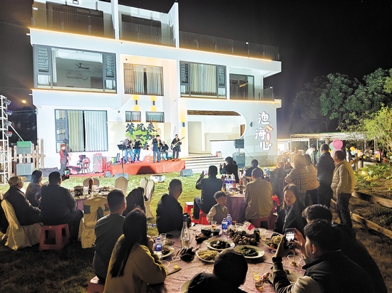 港樂專題音樂會(huì)讓香港、澳門游客大呼過癮。