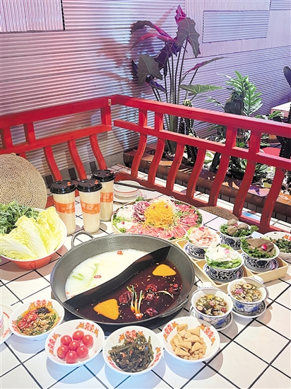 食用一頓火鍋的時(shí)間最好控制在1個(gè)小時(shí)之內(nèi)，次數(shù)以一周一次為宜。