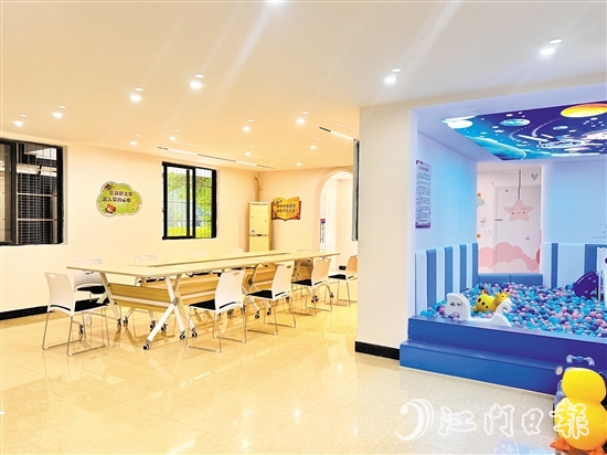 中福社區(qū)舉辦紙傘手繪課堂活動(dòng)，豐富居民日常生活。