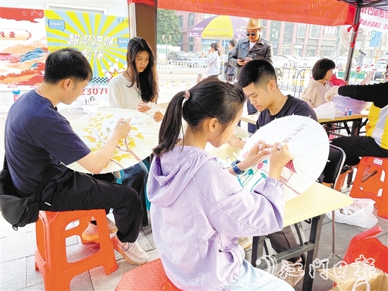 中福社區(qū)創(chuàng)新打造的“親鄰之家”環(huán)境優(yōu)美、設(shè)施齊備。