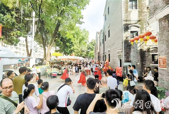 每到節(jié)假日，啟明里一帶總是人氣十足。