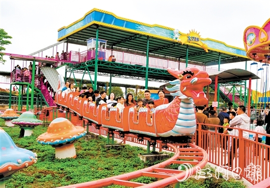 春節(jié)假期，江海多個(gè)景區(qū)持續(xù)“上新”，成為市民游客出行的首選之地。劉瓊