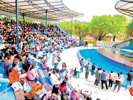 升級(jí)改造后的長(zhǎng)廊生態(tài)園推出新項(xiàng)目和新玩法。