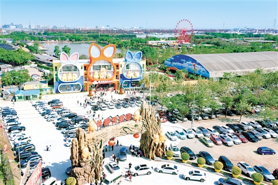 “上新”后，江門長(zhǎng)廊生態(tài)園客似云來。