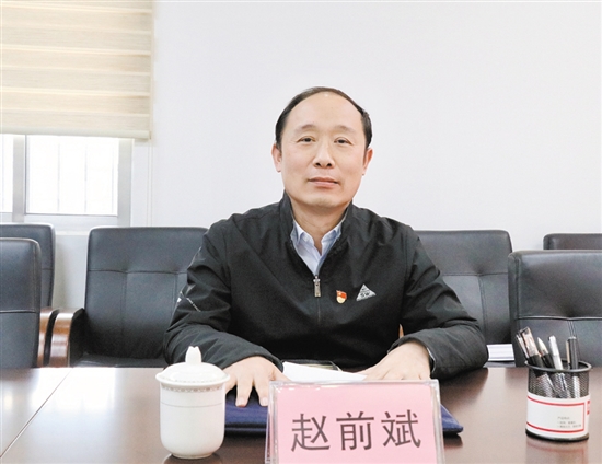 市統(tǒng)計(jì)局黨組成員、二級調(diào)研員趙前斌