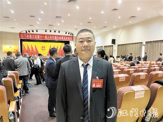 蓬江區(qū)人大代表、環(huán)市街道群星經(jīng)聯(lián)社黨支部書(shū)記、經(jīng)聯(lián)社社長(zhǎng)謝枝華