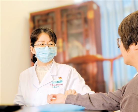 老年病科兼中醫(yī)全科醫(yī)學(xué)科主任宋天云 老年病科兼中醫(yī)全科醫(yī)學(xué)科主任宋天云