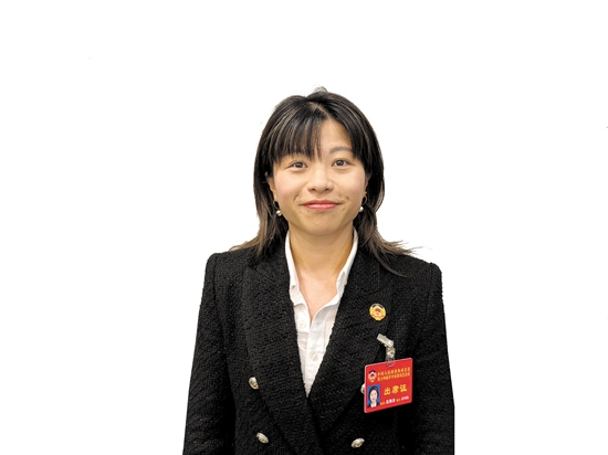 開平市政協(xié)委員、澳門開平青年會副會長伍雅芬