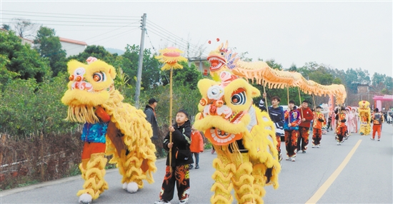 本次嘉年華包括金龍、醒獅、“花仙子”巡游等活動內(nèi)容。
