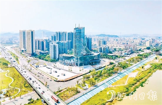 從工業(yè)重鎮(zhèn)到宜居新城，外海書寫“煙火氣”與“國際范”并存的“城市美學(xué)”。圖為外海希岸酒店。邱昱