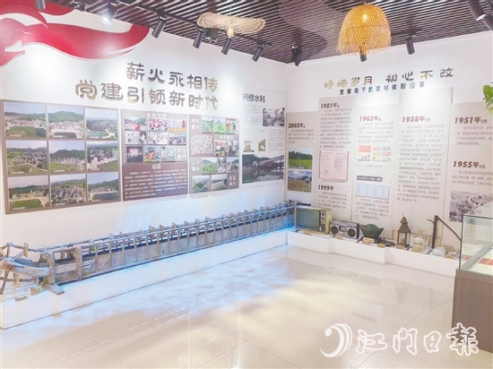 大田鎮(zhèn)“石山印記”村史館中的龍骨水車已有多年歷史。