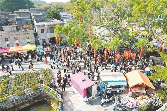 2024年，逾50萬人次游客在桂水村流連于僑村書屋、青年部落、濕地花海與非遺展演之間。