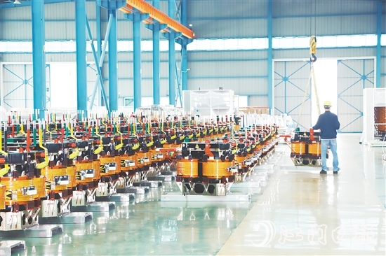 海鴻電氣在創(chuàng)新上不間斷地投入與努力，使其能夠在變壓器領(lǐng)域持續(xù)領(lǐng)跑，成為業(yè)界公認(rèn)的“冠軍”企業(yè)。