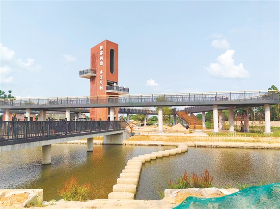 開(kāi)平市以入選全國(guó)水系連通及水美鄉(xiāng)村建設(shè)縣為契機(jī)，完善水經(jīng)濟(jì)場(chǎng)景建設(shè)。圖為水美鄉(xiāng)村（塘口舊圩節(jié)點(diǎn)）項(xiàng)目。