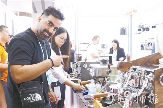 江門市美茲智能科技有限公司生產(chǎn)的咖啡機(jī)備受客商青睞。