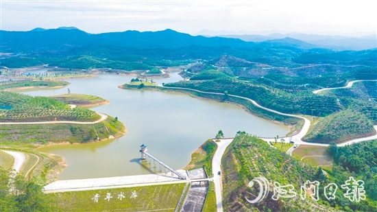 鶴山“樂動鶴山·悅享源林”萬人徒步嘉年華將在鶴山市源林生態(tài)樂園舉行。