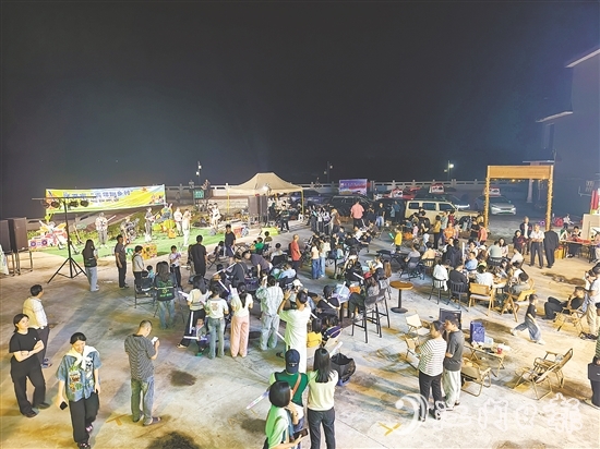 村咖音樂會現場既悅耳又好玩。