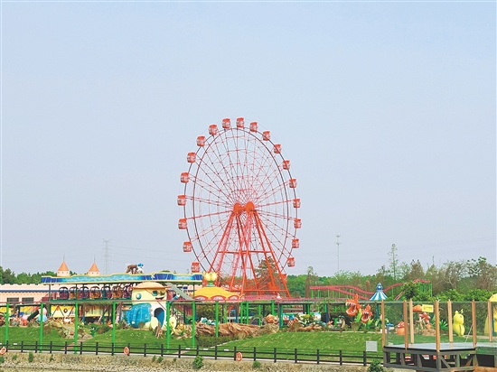 “五一”假期，江門長(zhǎng)廊生態(tài)園是市民的好去處。