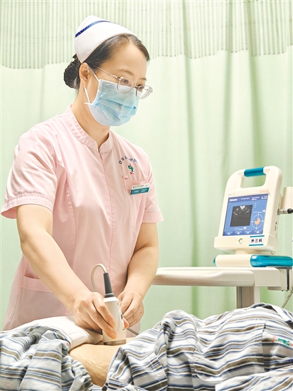 泌尿外科護(hù)士長(zhǎng)鐘春紅 泌尿外科護(hù)士長(zhǎng)鐘春紅