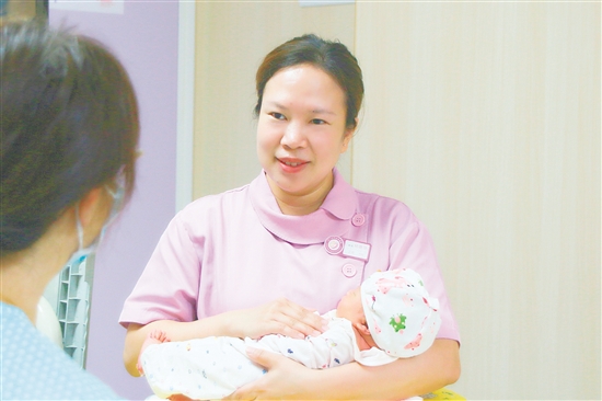 姓名:楊倩華 姓名:楊倩華