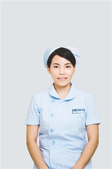 住院部護士長鐘前美 住院部護士長鐘前美