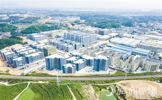 日前，古勞萬洋眾創(chuàng)城三期項目舉行“拿地即動工”啟動儀式。圖為古勞萬洋眾創(chuàng)城二期建成項目。