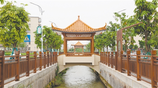 修復(fù)后的涼亭成為周邊居民休閑的好去處。