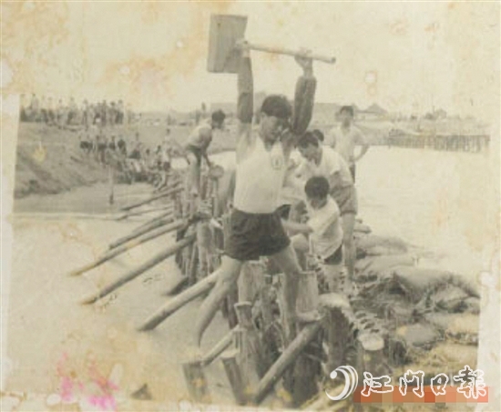 1958年9月，恩平拉開錦江水庫建設(shè)的序幕。