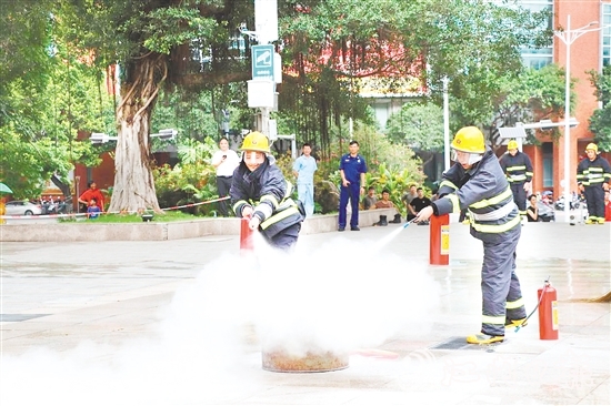 微型消防站技能比武競賽現(xiàn)場。