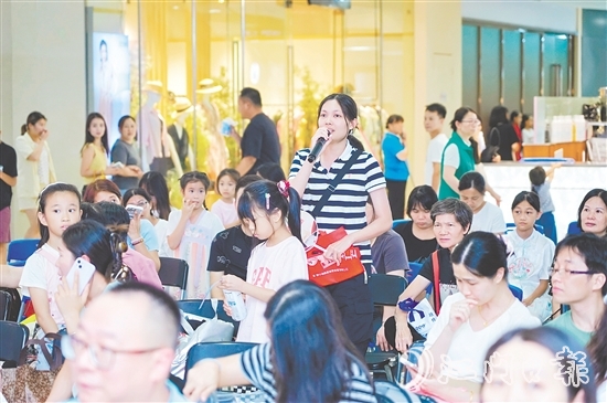 市民積極參與防范非法金融知識問答。