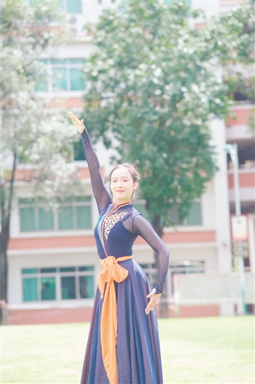 盧穎芝減重前后對(duì)比。