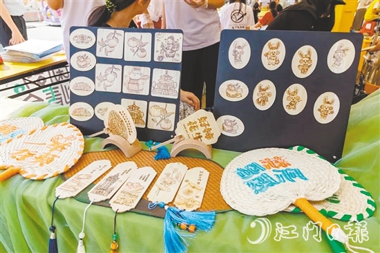 新會(huì)葵藝文創(chuàng)產(chǎn)品讓傳統(tǒng)文化煥發(fā)活力。