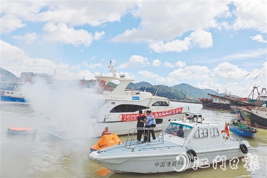 整個(gè)演練救援過(guò)程緊張有序，各環(huán)節(jié)銜接緊密。