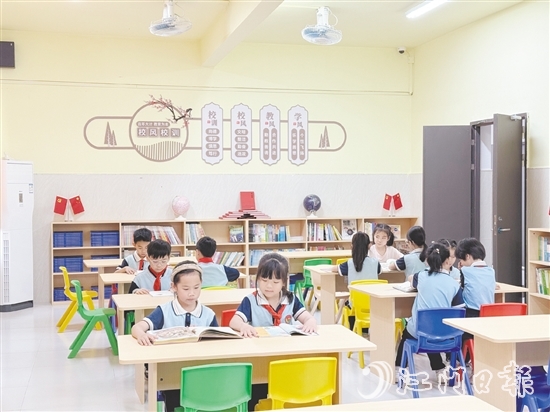 臺山市堅持以“書香臺山”建設(shè)為統(tǒng)領(lǐng)，推動全民閱讀蔚然成風(fēng)。