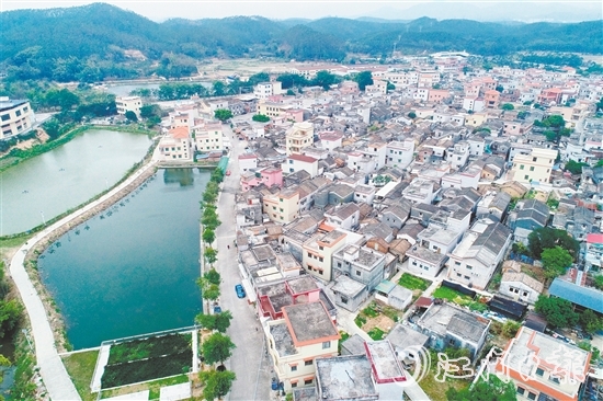 里元村新貌。