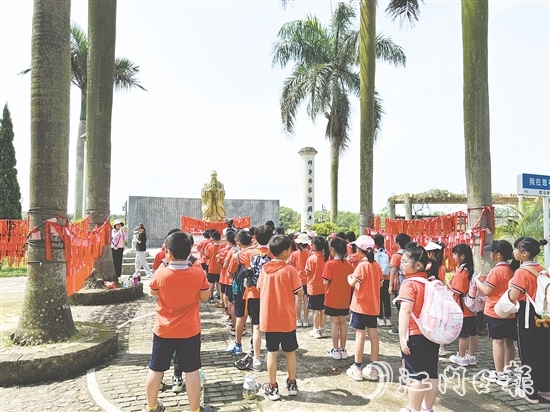 恩平歇馬學(xué)院以研學(xué)教育為核心紐帶，構(gòu)建“文化傳承為魂、教育實踐為基、產(chǎn)業(yè)融合為體、新媒體傳播為翼”的全鏈條發(fā)展模式，打造鄉(xiāng)村文化研學(xué)高地。