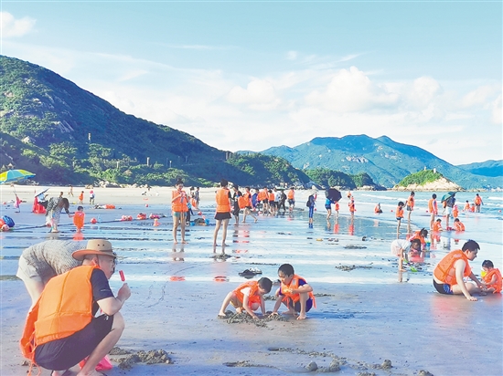 暑期，不妨到臺(tái)山川島踏浪。