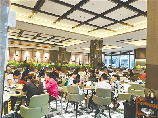 濱江新區(qū)的金宴樓臻品人氣旺。