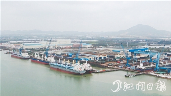 古井鎮(zhèn)是我市造船業(yè)重鎮(zhèn)。焊接機器人將極大助力企業(yè)實現(xiàn)降本增效、產(chǎn)線升級。